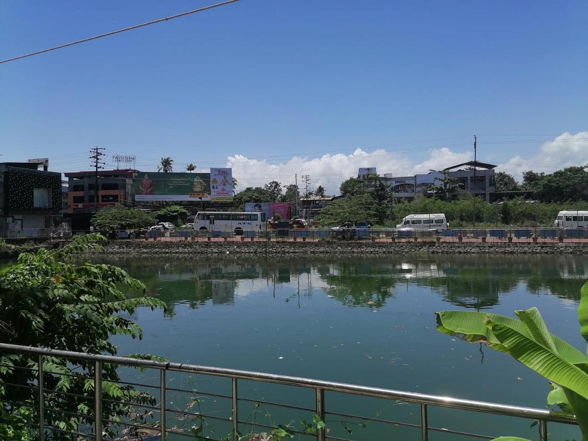 Queens Residency Thrissur Ngoại thất bức ảnh